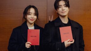 Sinopsis ‘The Art of Sarah’, Aksi Kejar-kejaran Shin Hye Sun dan Lee Jun Hyuk di Dunia Elit