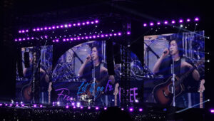 DAY6 Tutup Forever Young di Jakarta